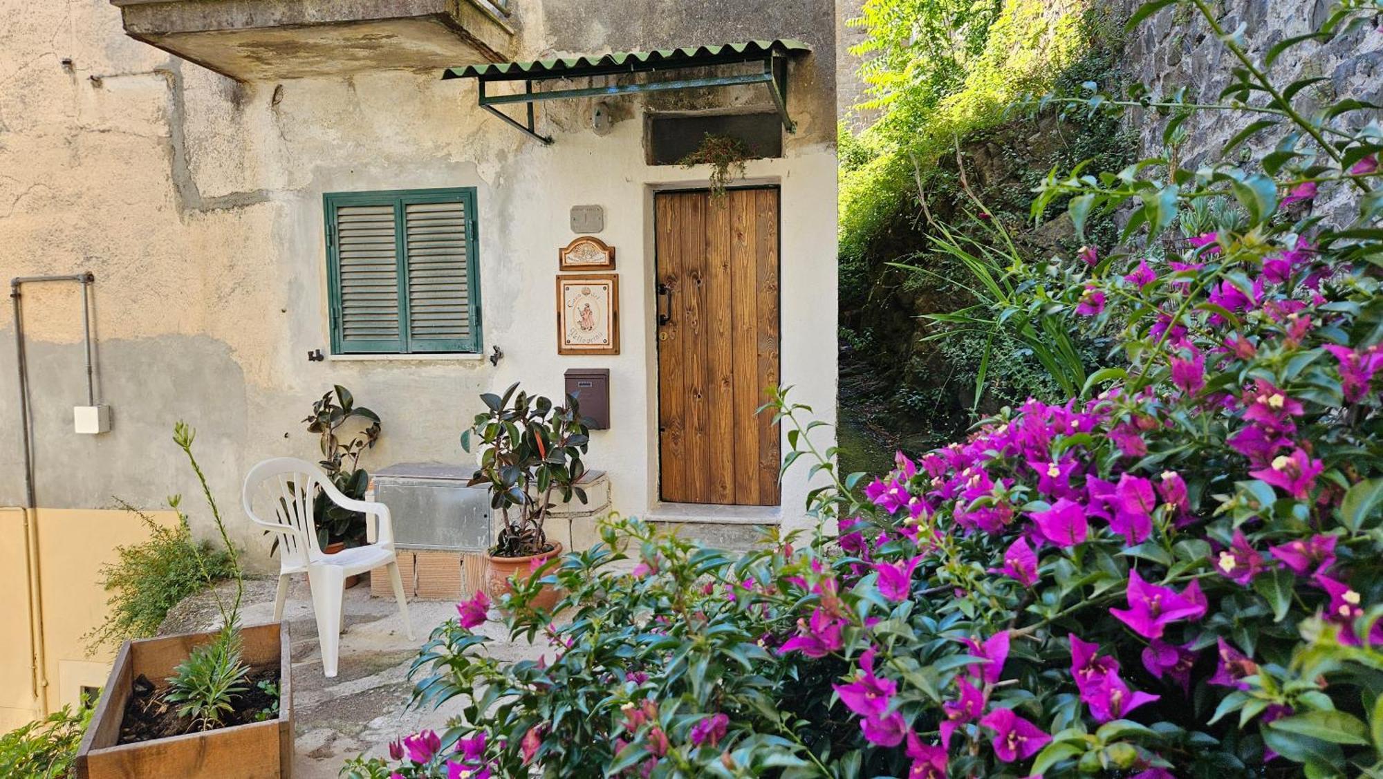 Appartamento Nel Borgo - Casa Del Pellegrino Sulla Via Francigena 아울라 외부 사진